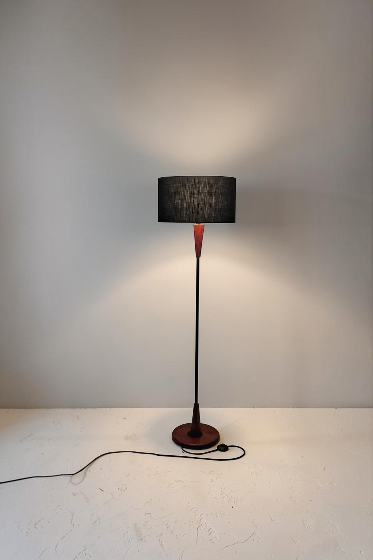 Penumbra Black — main photo
